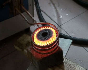गियर शमन के लिए उच्च दक्षता 100kw प्रेरण ताप उपकरण मशीन, 360V-520V